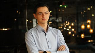 Художникът, който замени боите с алгоритми