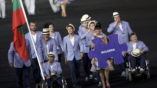 Параолимпиецът Ружди Ружди спечели злато със световен рекорд в Рио