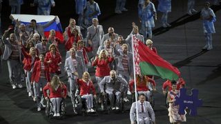 Делегатът, развял руски флаг на параолимпиадата, получи апартамент в Москва