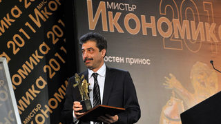 Тихо, че много прилича на истина