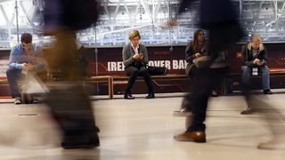 Юнкер обеща нови правила за роуминг таксите следващата седмица