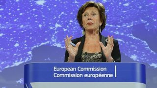 Eврокомисията проверява бивш комисар за офшорна фирма
