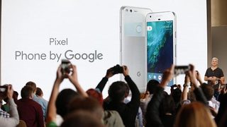 <span class="highlight">Google</span> представи новия си смартфон, който има вход за слушалки (видео)