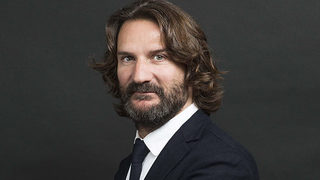 Фредерик Бегбеде: Когато пишеш - редиш думи върху болката си. Помага, но не лекува лудостта