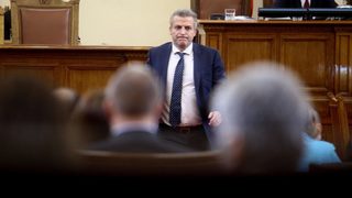 Здравната комисия ще разпита Москов <span class="highlight">за</span> проблемите във Фонда <span class="highlight">за</span> <span class="highlight">лечение</span> <span class="highlight">на</span> <span class="highlight">деца</span>