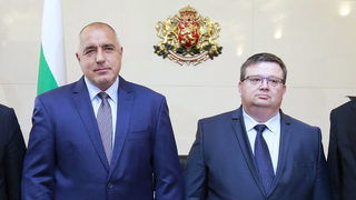 Не правете от почернените майки пиари