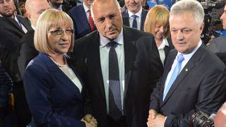 Кампанията на Цачева започна в сянката на Борисов