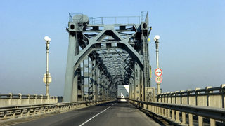 От понеделник до четвъртък <span class="highlight">Дунав</span> <span class="highlight">мост</span> при Русе ще бъде затварян за 4 часа дневно