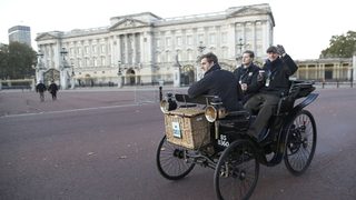 Фотогалерия: Най-големият <span class="highlight">парад</span> на ретроавтомобили се състоя в Лондон