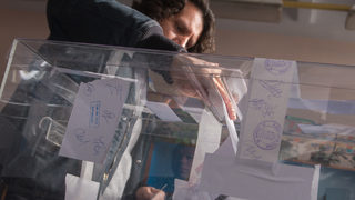 <span class="highlight">Антоний</span> <span class="highlight">Гълъбов</span> прогнозира обрат на балотажа