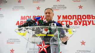 Фотогалерия: Протести в <span class="highlight">Кишинеу</span> за повтаряне на балотажа и оставка на ЦИК