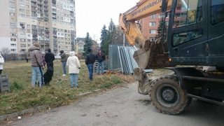 Спорният строеж в "Младост" няма да бъде спиран, инвеститорите имали подпис от главния архитект