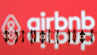Airbnb ще ограничи дейността си в Лондон и Амстердам