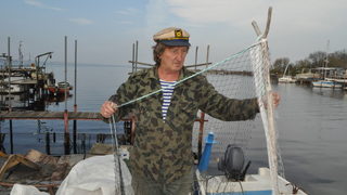 На Никулден Сталин от Бургас показва как се плетат рибарски мрежи