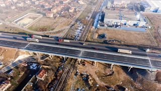 Надлезът при Казичене бе завършен 24 г. след започването му