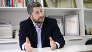 Прокуратурата държи министри с папки, за да слушат, смята Христо Иванов