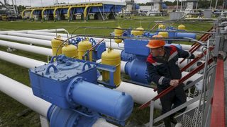 "Нафтогаз" взе заем от две банки, за да плаща доставките на Русия