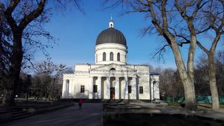 Кишинев – история за "горната" и "долната" земя