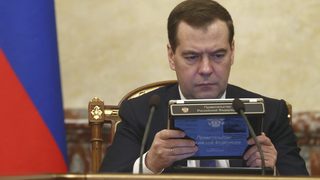 Медведев туитна "RIP" към администрацията на Обама