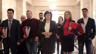 "БСП за България" внесе 6000 подписа в ЦИК за участие на изборите