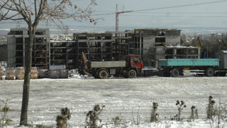 Строителството се свива през декември