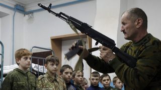 Фотогалерия: Обучение в 5 клас за бъдещите войници на Русия