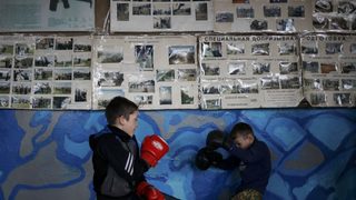 Фотогалерия: Обучение в 5 клас за бъдещите войници на Русия