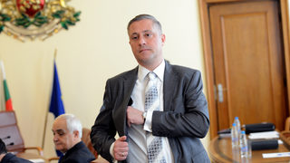 Лукарски: Светослав <span class="highlight">Витков</span> ще бие Корнелия Нинова в София