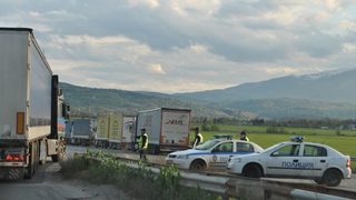 Без камиони по магистралите и първокласните пътища днес следобед