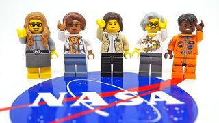 "Лего" почита със специален комплект "Жените на NASA"