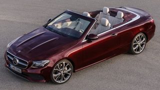 С лансирането на <span class="highlight">кабрио</span> "Мерцедес" запълни гамата на новата E-класа
