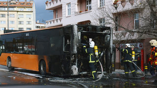 Автобус се е запалил в тунела "Траянови врата", няма пострадали
