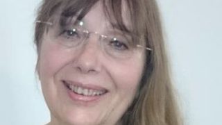 Тинка Троева оглави фонда за лечение на деца