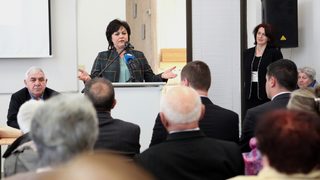"Нема лабаво! В Правец да се стегнем за изборната победа на хубавото момиче Корнелия"