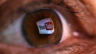 Гигантите <span class="highlight">Verizon</span> и AT&T изтеглят рекламите си от YouTube заради видео от екстремисти