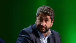 Държавата трябва да е като приложение <span class="highlight">за</span> смартфон <span class="highlight">за</span> граждани и бизнес и още идеи от Христо Иванов