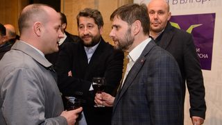 На автентично десните предстои нов опит за консолидация