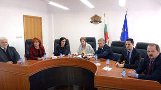 Комисията по конкуренция глоби "<span class="highlight">Нет</span> инфо"
