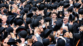 Снимка на деня: 662-ма чарличаплиновци