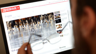 Бърнаут не се преодолява с почивка и още от най-четените заглавия в "Дневник" тази седмица
