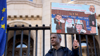 Протест срещу енергийния регулатор опита да засенчи този срещу главния прокурор