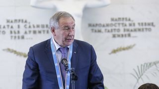 Шефът на руския тенис: Ако Шарапова сервира така, трудно някой ще я спре