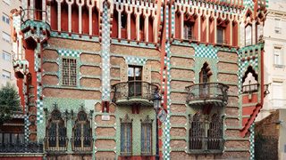 Фотогалерия: Първата къща на Гауди