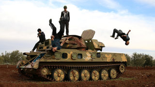 Фотогалерия: <span class="highlight">Паркур</span> сред разрухата в Сирия