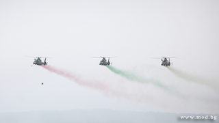 Шоу в небето над Варна отбеляза 100-годишнината на военоморската авиация