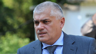 Кой е Валентин Радев - новият вътрешен министър