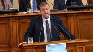 Каракачанов ще отговаря и <span class="highlight">за</span> <span class="highlight">трафика</span> <span class="highlight">на</span> <span class="highlight">хора</span>, и <span class="highlight">за</span> противообществените прояви <span class="highlight">на</span> деца