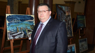 Цацаров поиска отстраняване на съдия, срещу която тече разследване
