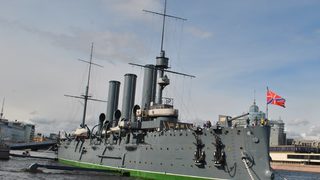 Фотогалерия: Крайцерът "Аврора" в пълния му блясък