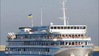 Украински <span class="highlight">кораб</span> извършва странни маневри в Черно море